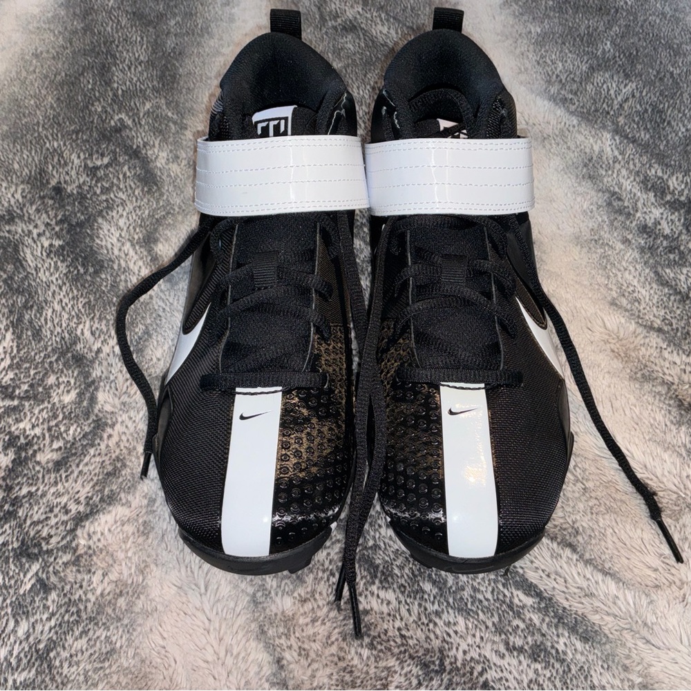 Nike Black and White Athletic Cleets